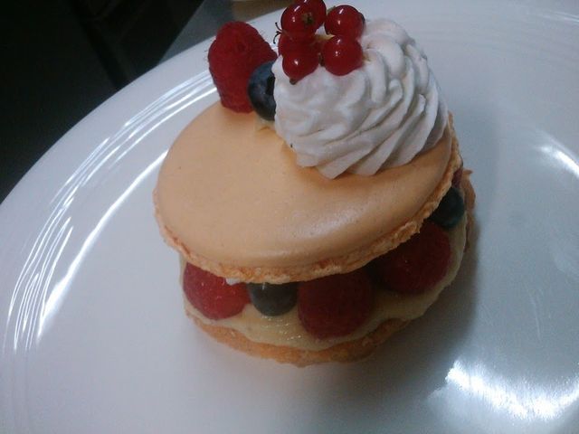 Le Gavroche Macaron d'été aux fruits rouges